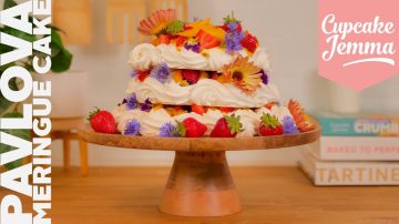 Summer Pavlova Meringue Cake Recipe & Tutorial