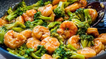 Shrimp and Broccoli in Garlic Sauce