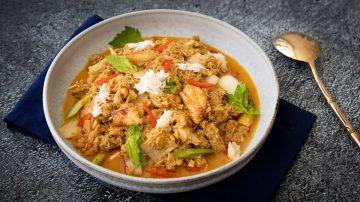 Thai Crab Stir-Fry (Poo Pad Pong Karee)