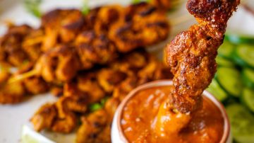 Chicken Satay with Peanut Sauce