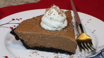 No Bake Chocolate Mousse Pie