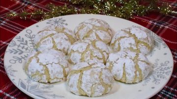 Eggnog Crinkle Cookies