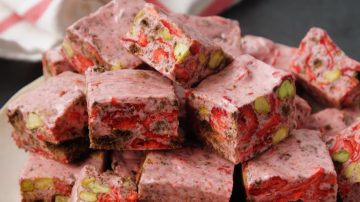 Strawberry Snowflake Crisps