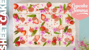 Summer Strawberry Sheet Cake Recipe & Tutorial