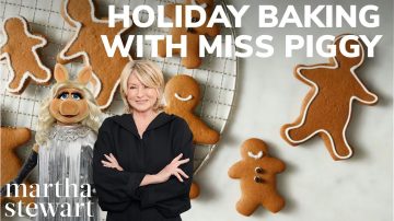 Martha Stewart Goes Holiday Baking With Miss Piggy | An Amazing Gingerbread House and Cookies