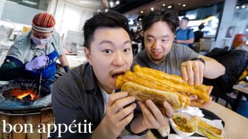 Taiwan's Most Iconic Breakfast Spot Serves 1000 People an Hour